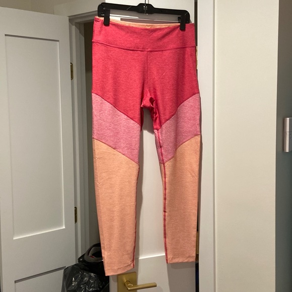 Like new Outdoor Voices 7/8 Springs leggings in Flamingo/Rose/Clay, size XL - Picture 1 of 3